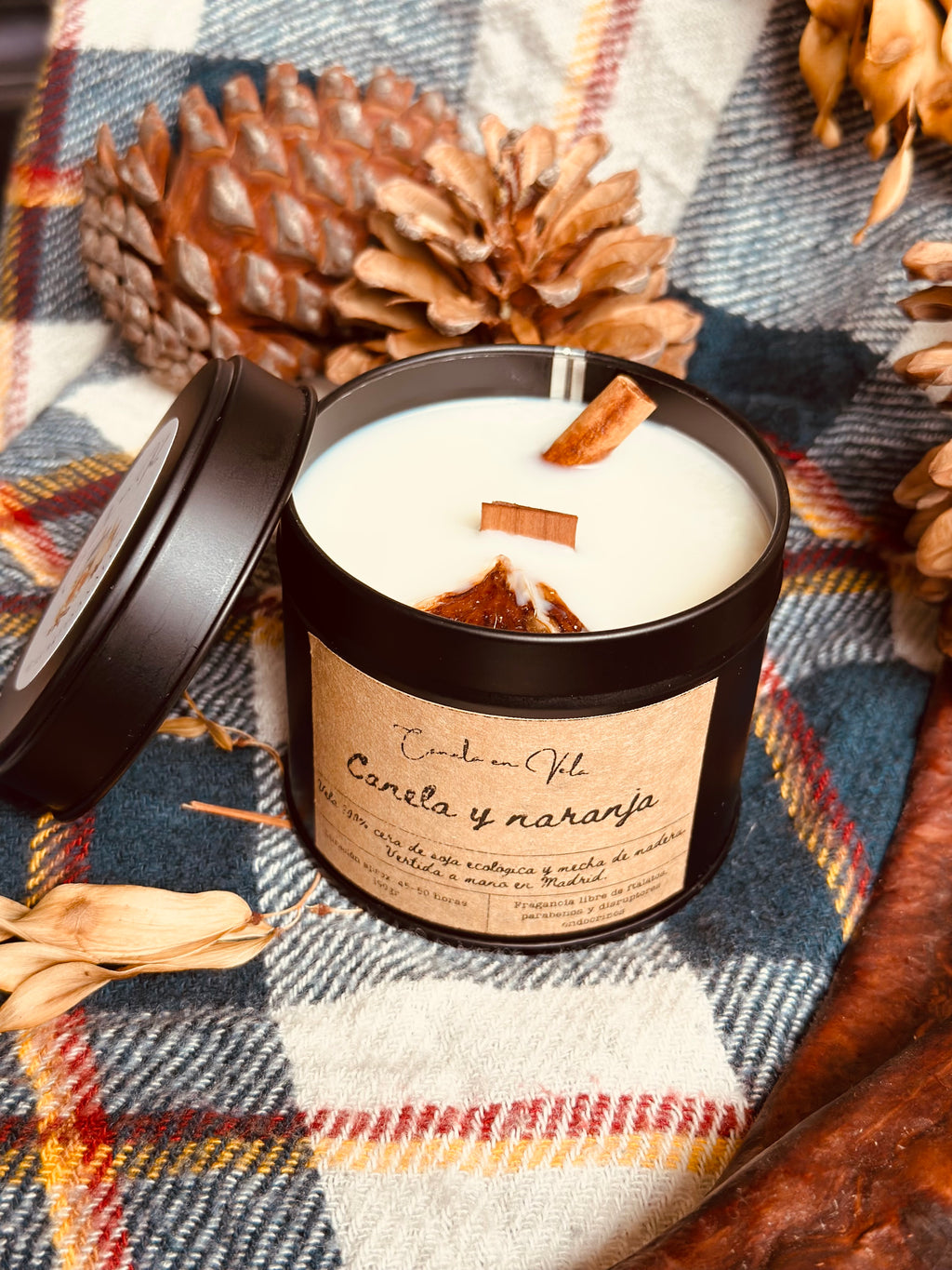 Vela Canela y naranja